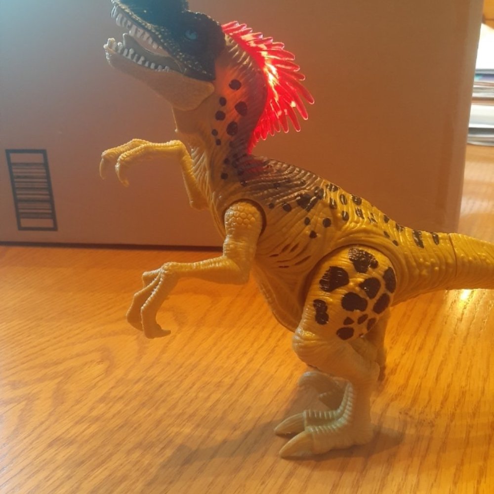 Animal planet lights and sounds Velociraptor